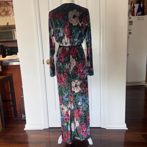 “ZARA” Floral Velvet Wrap Kimono Dress - Picture 12 of 16